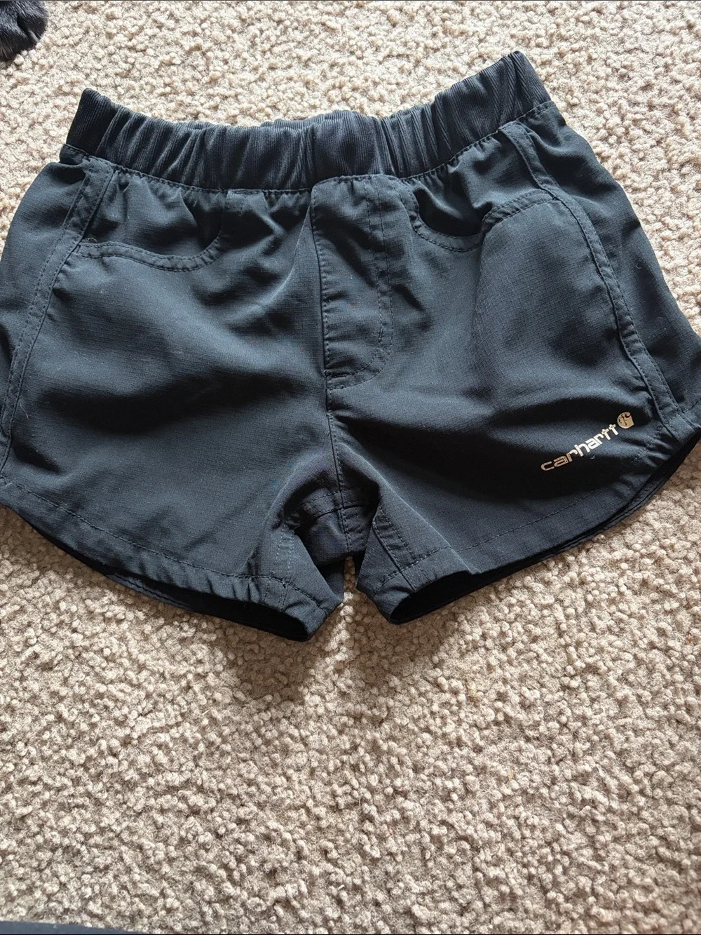 B21 Carhartt Girls’ 7y Black Elastic-Waist Play Shorts